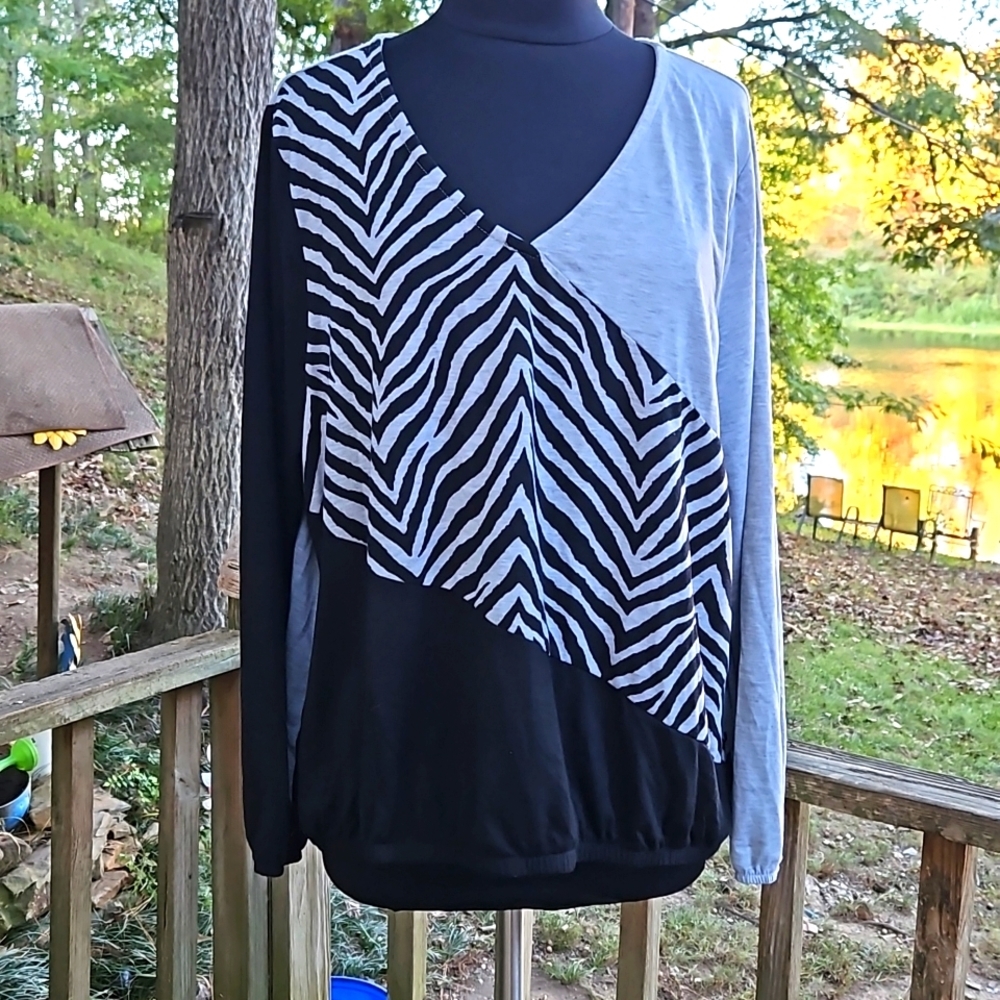 Absolutely Famous Grey & Black Zebra Print Blouse